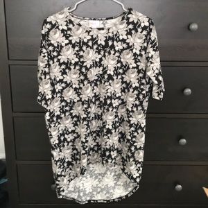 *Sold* XXS Lularoe floral Irma